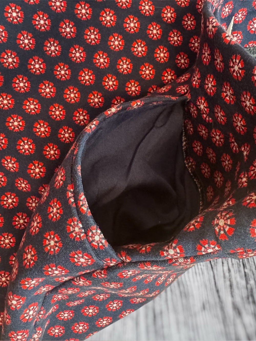 Croft & Barrow Effortless Stretch Skort Size 16 Navy Red Print Pull-On Pockets - Picture 3 of 4